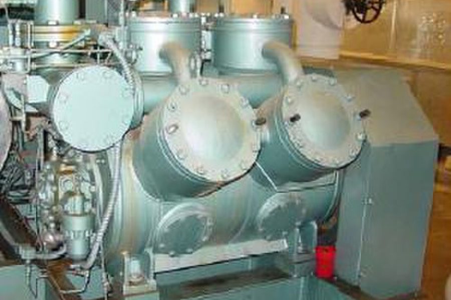 Industrial refrigeration compressor